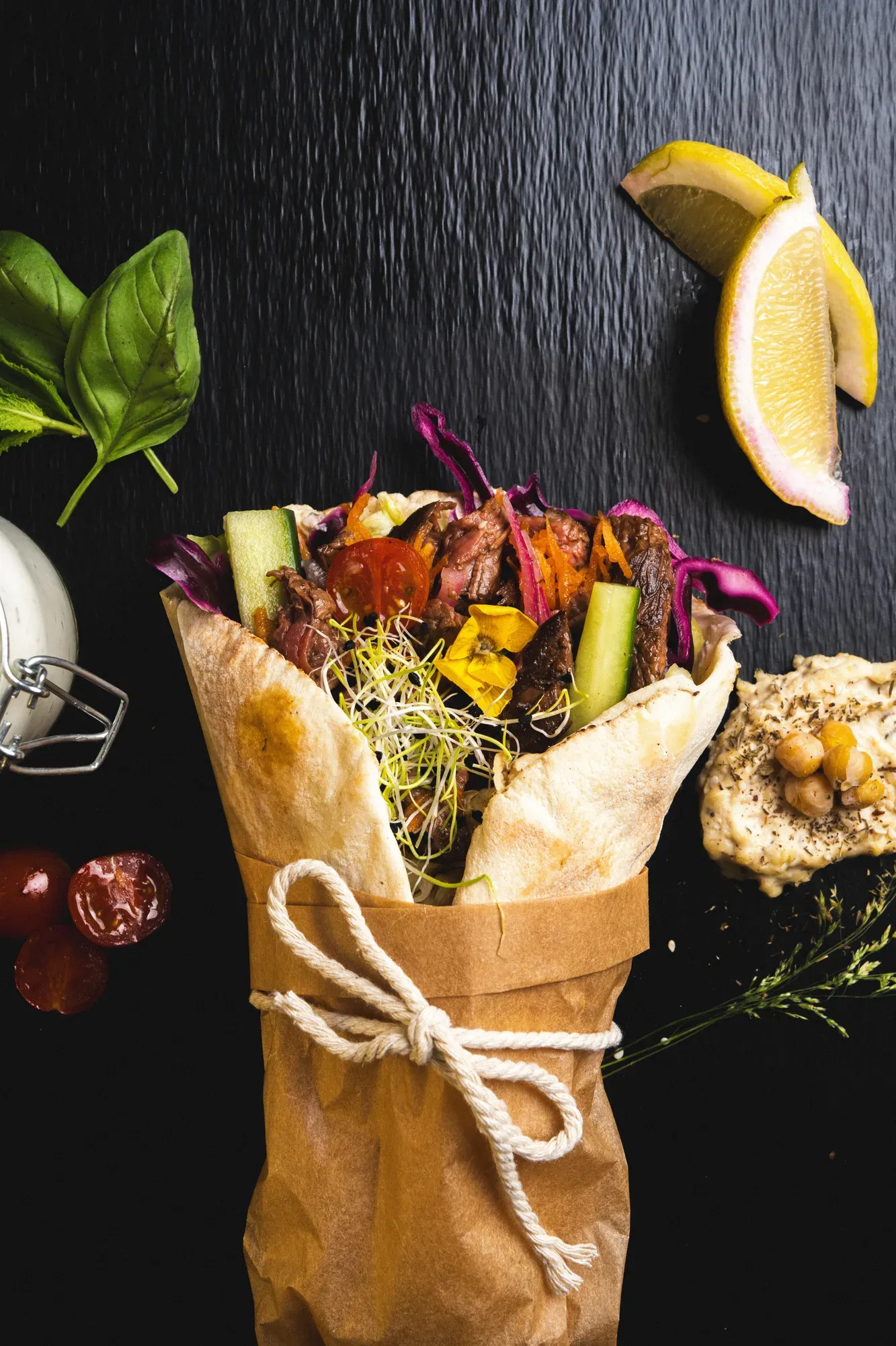 Shawarma au bœuf mariné Mashawa, pain libanais maison et frites, foodtruck à Nantes