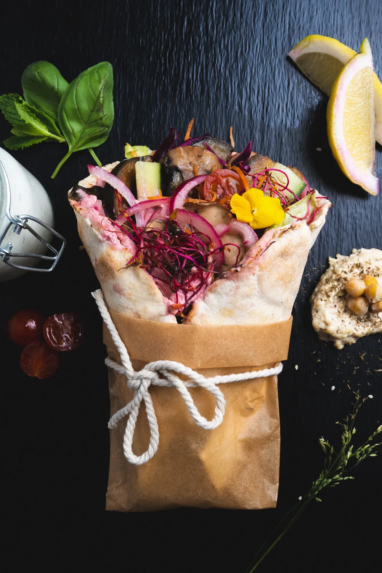 Shawarma végétarien aux falafels Mashawa, houmous et fattouche, option vegan, foodtruck à Nantes